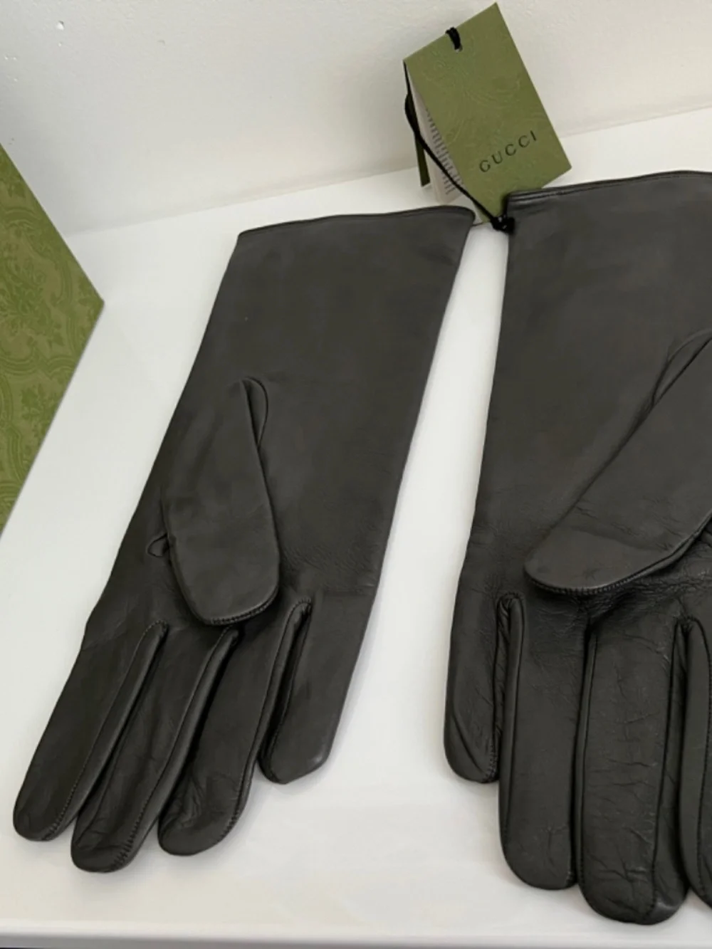 Gucci Lambskin Leather Gloves with Zipper Size L Silk Lining $900 Retail Unisex